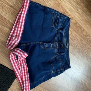 Judy blue shorts